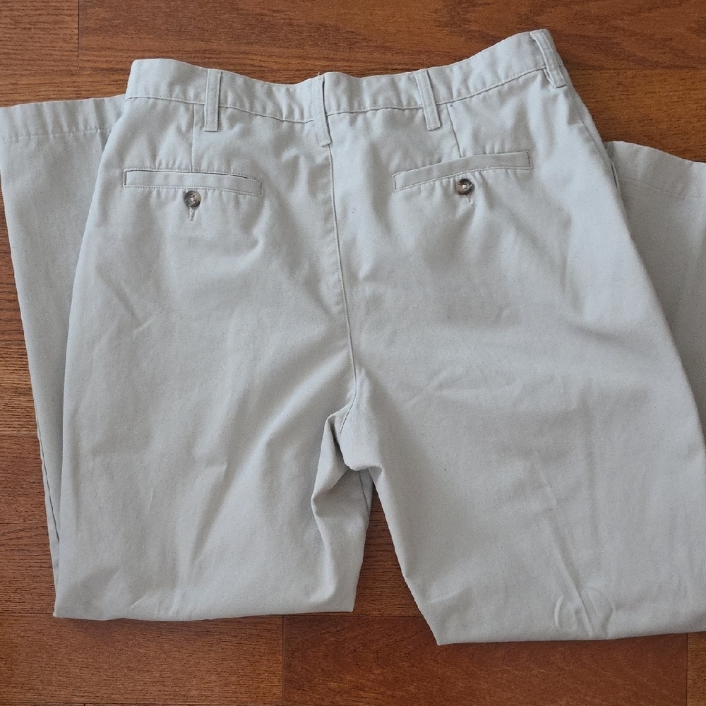 Basic Editions Tan Chinos Classic Style - Picture 4 of 4